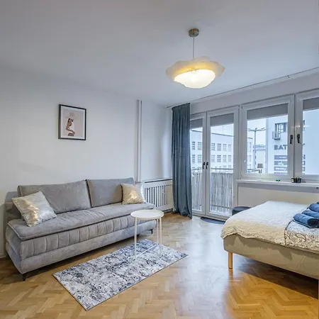 شقة Lux غدينيا